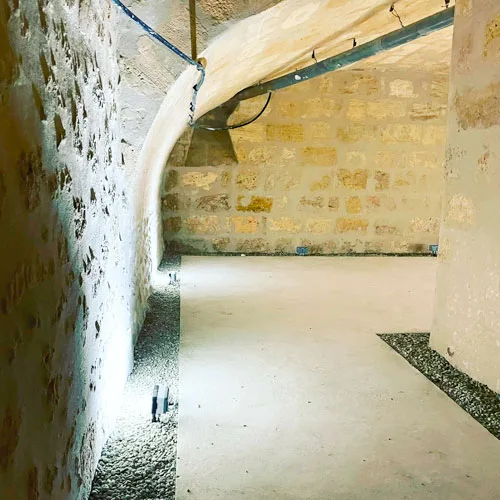 Mise en lumière d'une cave voûtée